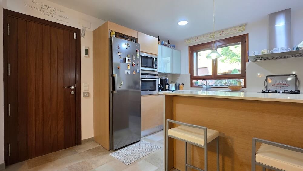 Property 2438 - Image 63